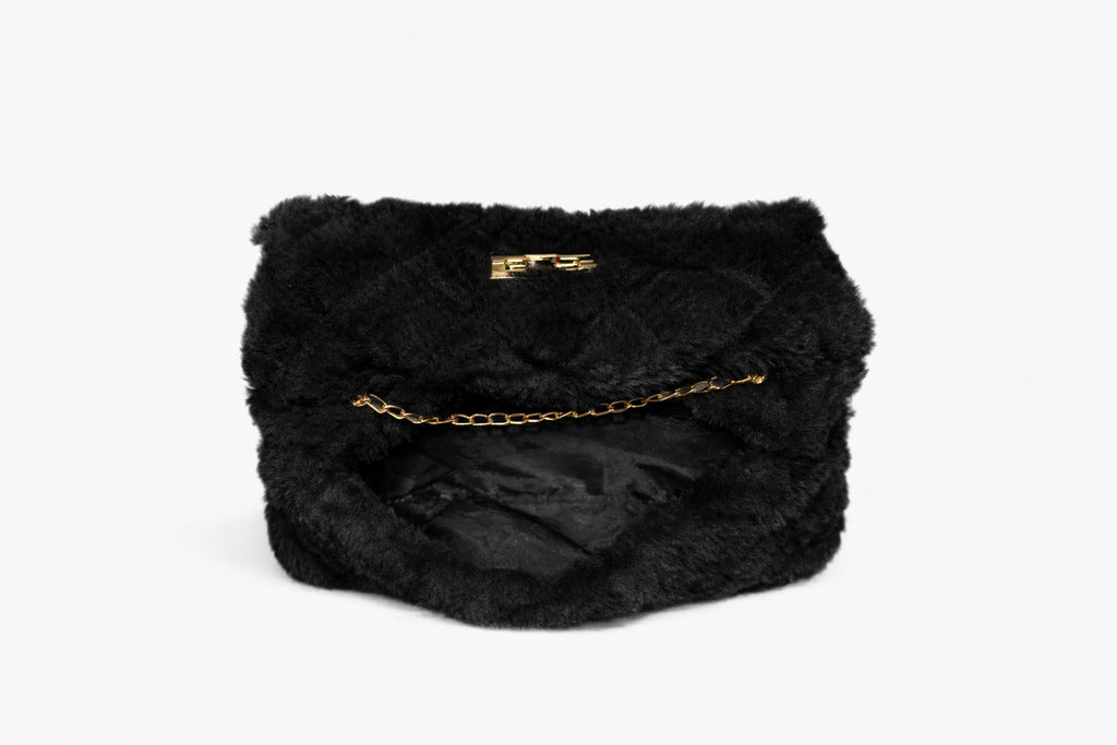 Καπιτονέ Γούνινη Τσάντα Ώμου σε Μπεζ με Χρυσή Αλυσίδα