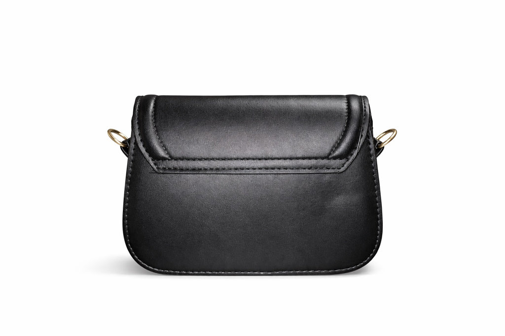 Mini Crossbody Τσάντα με Χρυσό Κούμπωμα – Μαύρη